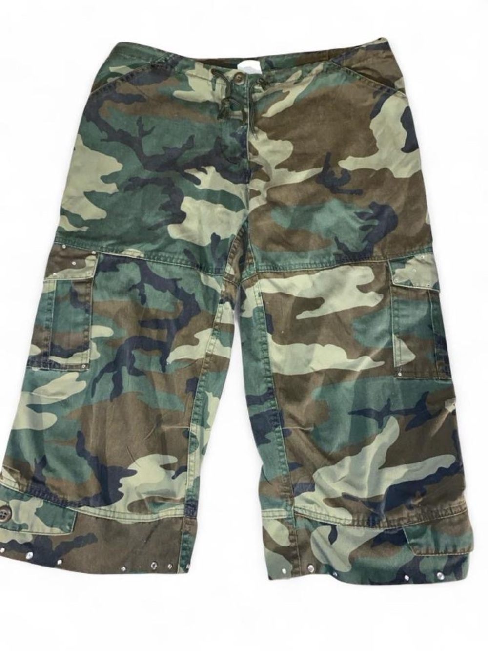 Rothco Woodland Camo Cargo Capris Size S – Studded Y2K Style